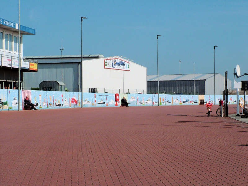 Wilfried Schlegel - Verschiedene Motive an der Hafenmauer (2006)