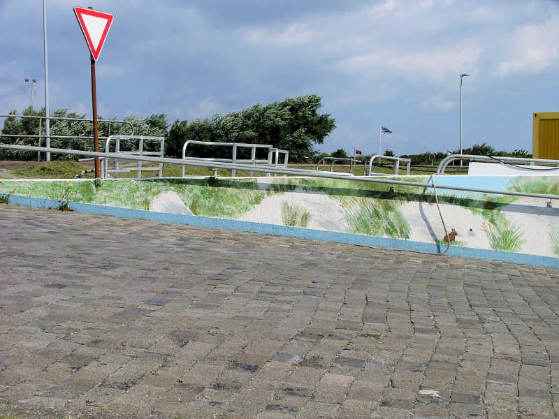 Wilfried Schlegel - Verschiedene Motive an der Hafenmauer (2006)