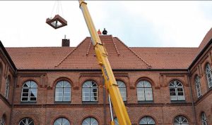 Uhrenturm der Grundschule