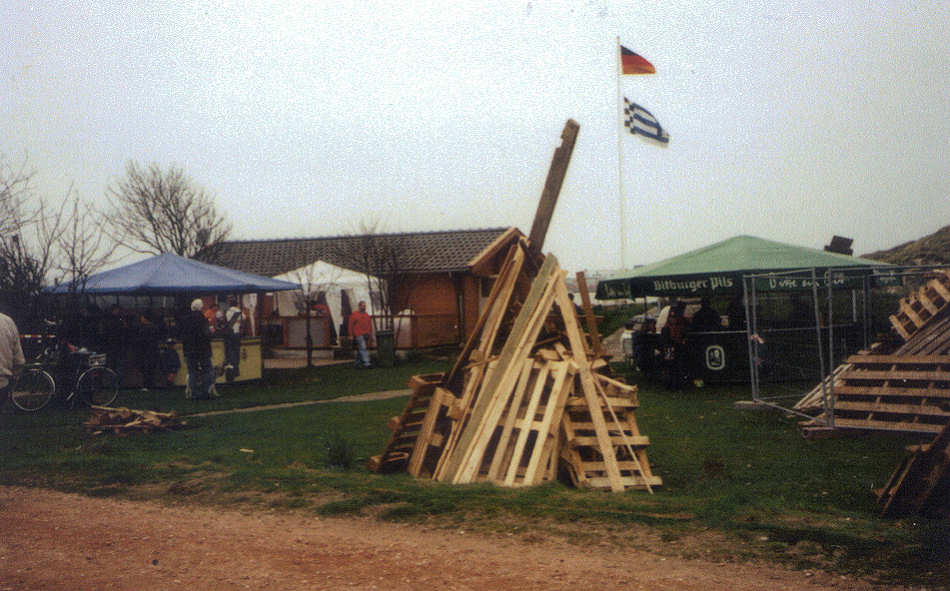 Großes Osterfeuer beim MSC Norderney - 2000