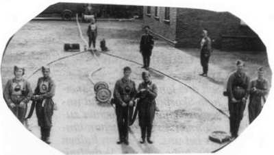 B.D.M. Feuerwehrhelferinnen 1943 B.D.M. Feuerwehrhelferinnen 1943