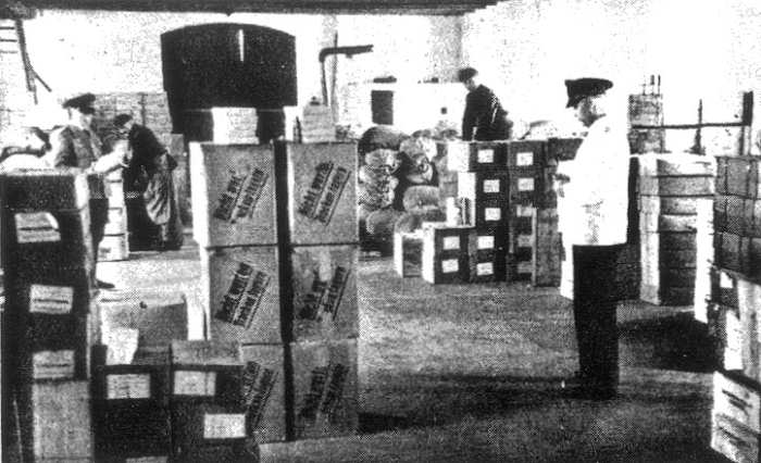 Lager mit Waren aller Art. Lager mit Waren aller Art.