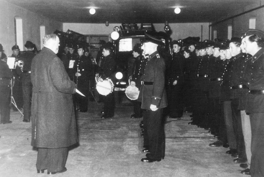 Ehrung der alten Kameraden Ehrung der alten Kameraden