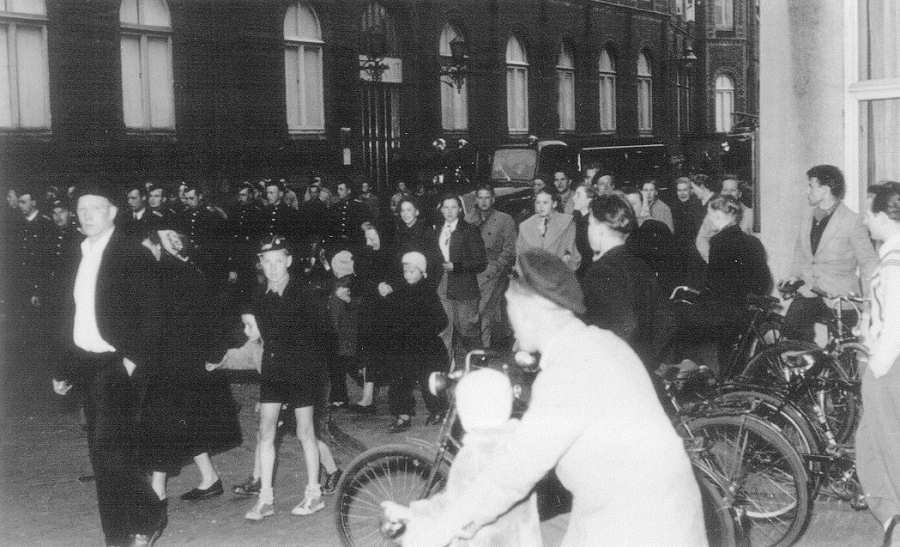 Ankunft des Tanklöschfahrzeuges am 27.05.1955