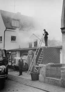 Mit "Pril" einen Brikettbrand gelöscht - 1963