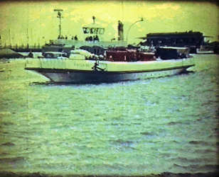 Ankunft der Kreisbereitschaft mit der Frisia VIII Ankunft der Kreisbereitschaft mit der Frisia VIII