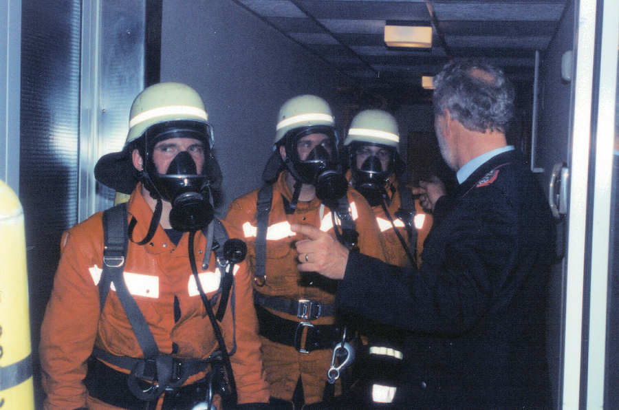 Atemschutzlehrgang in Norden - 28.03.1998 Atemschutzlehrgang in Norden - 28.03.1998