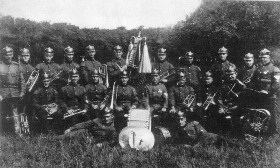 Vom Musikverein zum Feuerwehr-Musikzug - Frühjahr 1929 Vom Musikverein zum Feuerwehr-Musikzug - Frühjahr 1929