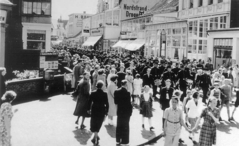 Der erste Kreisfeuerwehrtag nach dem 2. Weltkrieg auf Norderney - 1952 Der erste Kreisfeuerwehrtag nach dem 2. Weltkrieg auf Norderney - 1952