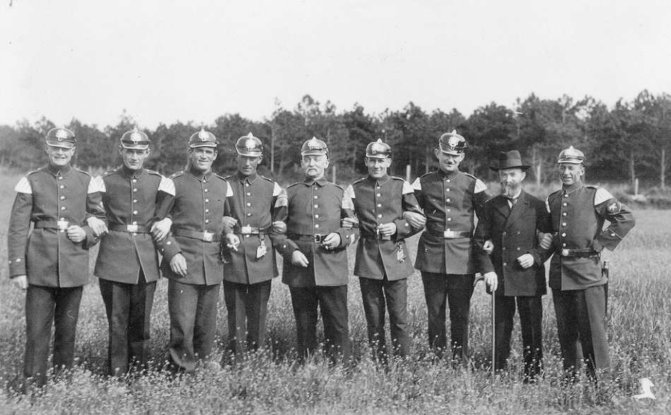 Gruppenbild - 1930 (Kinderfest bei Waldcafe Booken)