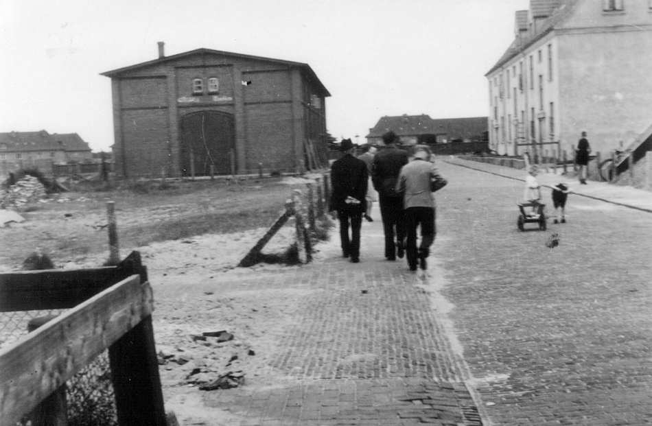 Vom "Choleraschuppen" zum Gerätehaus 1946 Vom "Choleraschuppen" zum Gerätehaus 1946