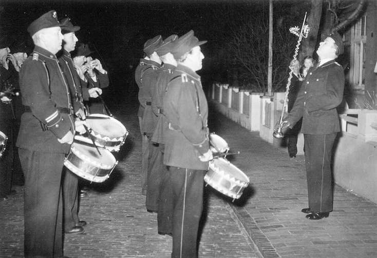 Hochzeitsständchen für einen Kameraden - 08.01.1955