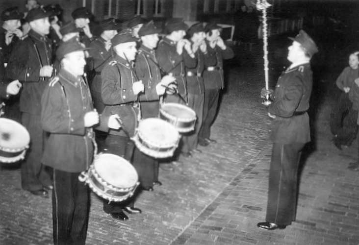 Hochzeitsständchen für einen Kameraden - 08.01.1955
