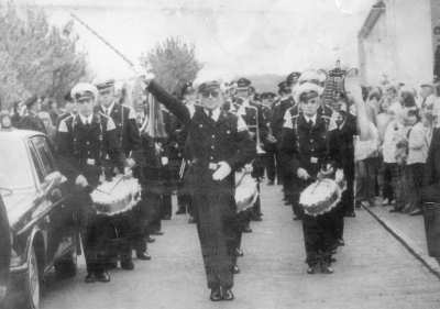 Der Marsch geht vom Altbau zum Neubau - 1974
