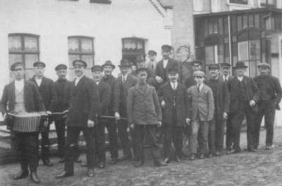 Aufgenommen anläßlich des 25jährigen Dienstjubiläum von Wilhelm Heeren, 1924/25