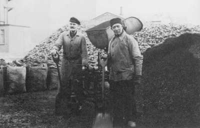 Joseph (Seppl) Tscherner, Heizer, Tjark Schmidt, Heizer, ca. 1930 Joseph (Seppl) Tscherner, Heizer, Tjark Schmidt, Heizer, ca. 1930