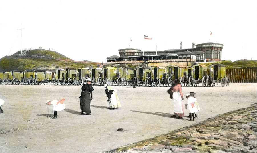 Nordstrand mit Georgshöhe und Giftbude Nordstrand mit Georgshöhe und Giftbude