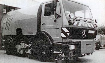 Straßenkehrmaschine