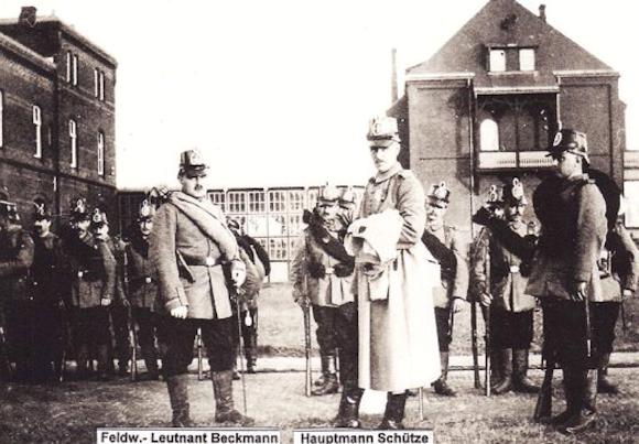 Hauptmann Schütze und Feldwebel - Leutnant Beckmann