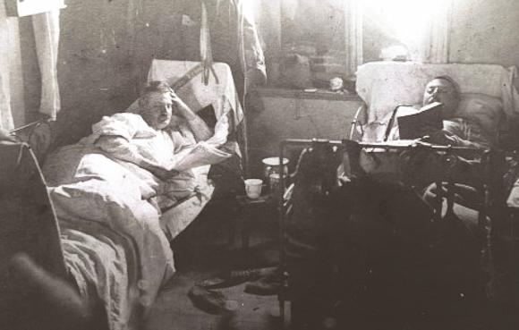 Im Schlafraum der "Vogelkolonie"