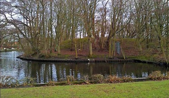 Die Napoleonschanze im Kurpark im Frühjahr 2016